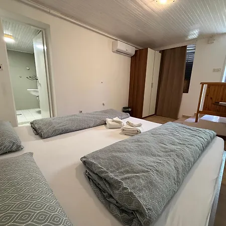 Danilo Rum i privatbostad Pula